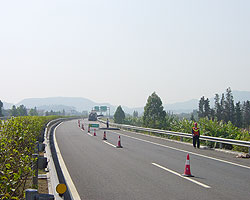 西部沿海高速維修工程 （2004年承建）